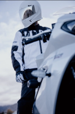 Helmet ICON Airframe Pro™ WHITE GLOSS