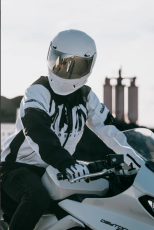 Helmet ICON Airframe Pro™ WHITE GLOSS