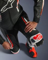 Echipament piele ALPINESTARS GP TECH V5 NEGRU/ALB/ROȘU FLUO